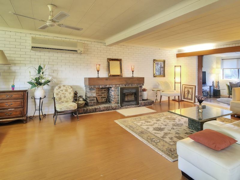 99 Burbong Street, Chapel Hill QLD 4069