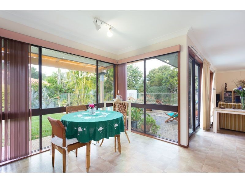 15 Tangmere Street, Chapel Hill QLD 4069