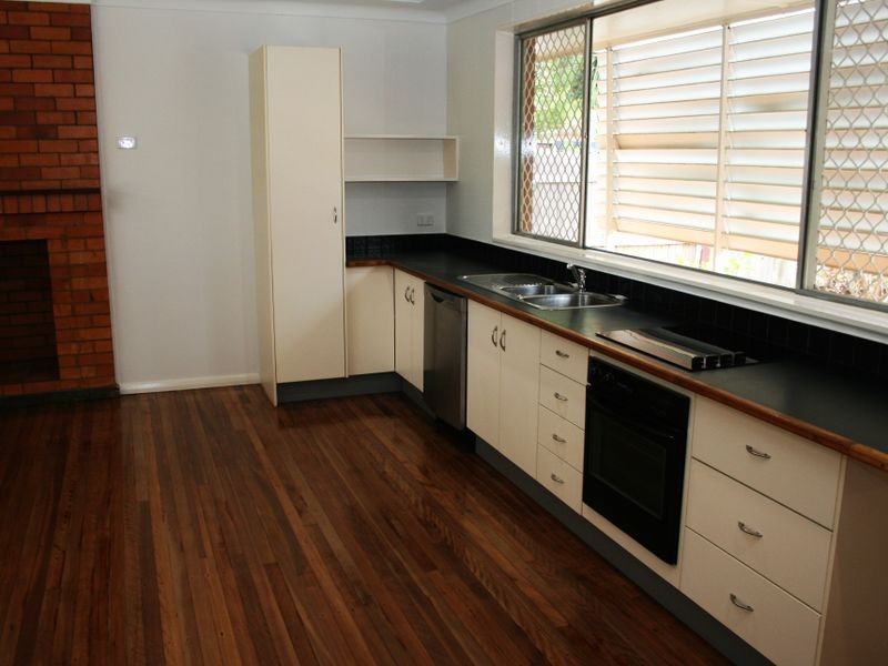 64 Marshall Lane, Kenmore QLD 4069