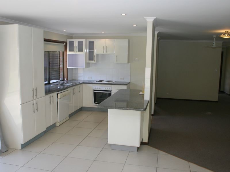 48 Tillbrook Street, Chapel Hill QLD 4069