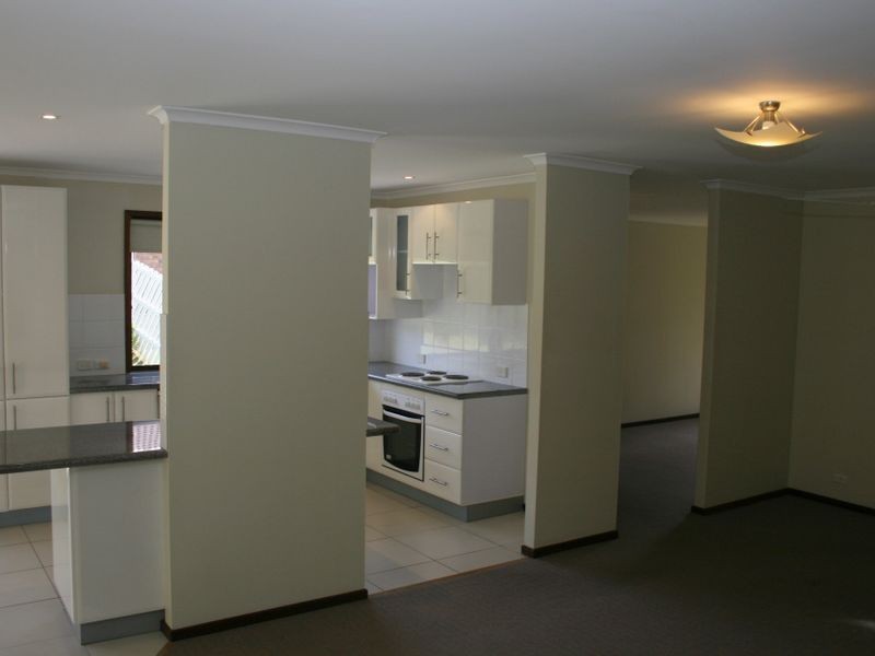 48 Tillbrook Street, Chapel Hill QLD 4069