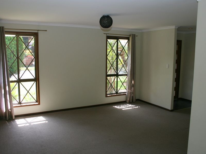 48 Tillbrook Street, Chapel Hill QLD 4069