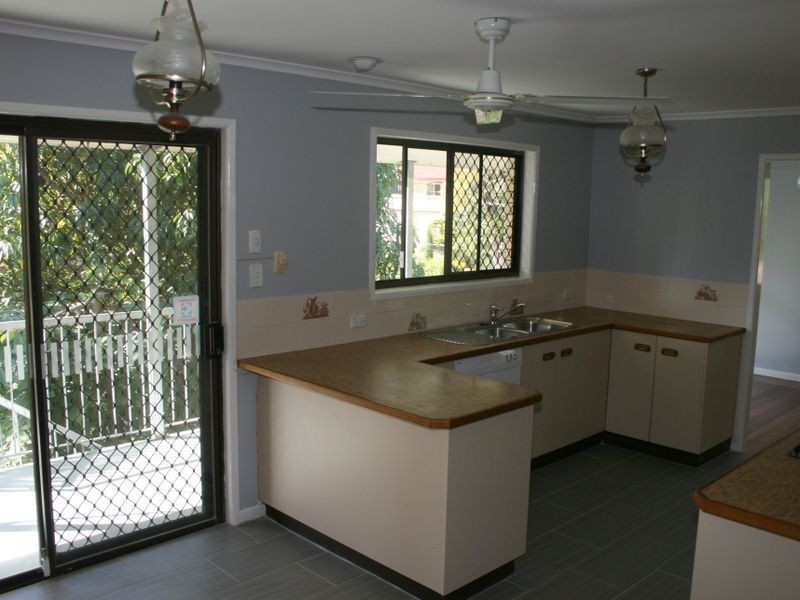 17 Merrilyn Street, Chapel Hill QLD 4069