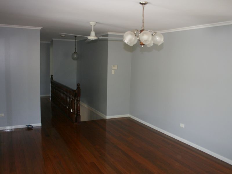 17 Merrilyn Street, Chapel Hill QLD 4069