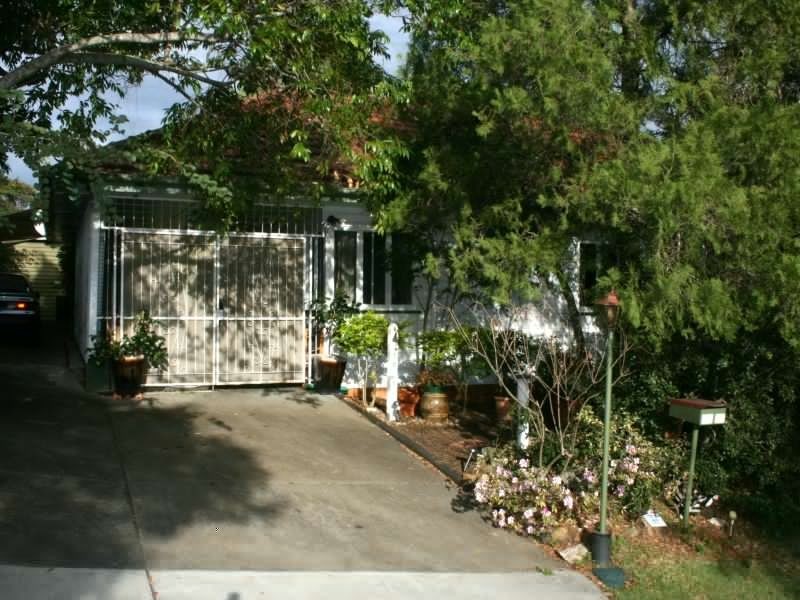 18 Wiseman Street, Kenmore QLD 4069