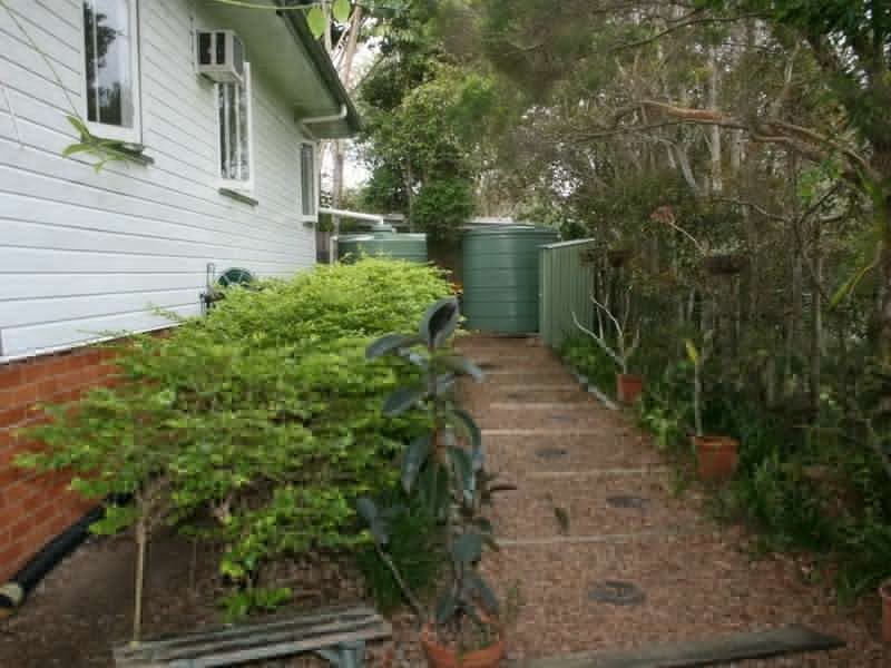 18 Wiseman Street, Kenmore QLD 4069