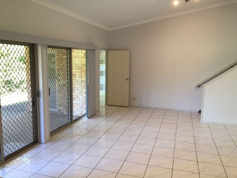 105 Sunset Road, Kenmore QLD 4069