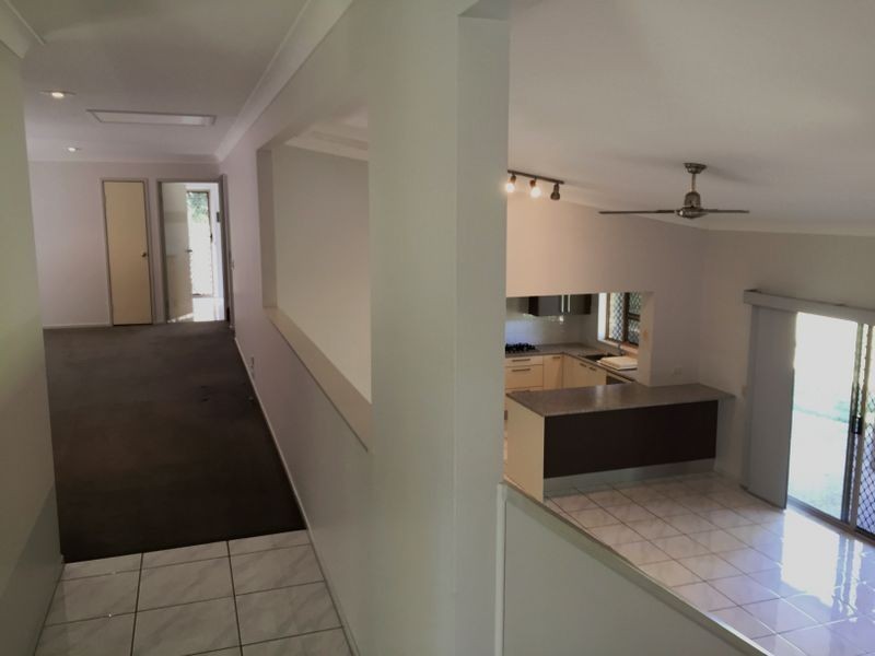 105 Sunset Road, Kenmore QLD 4069