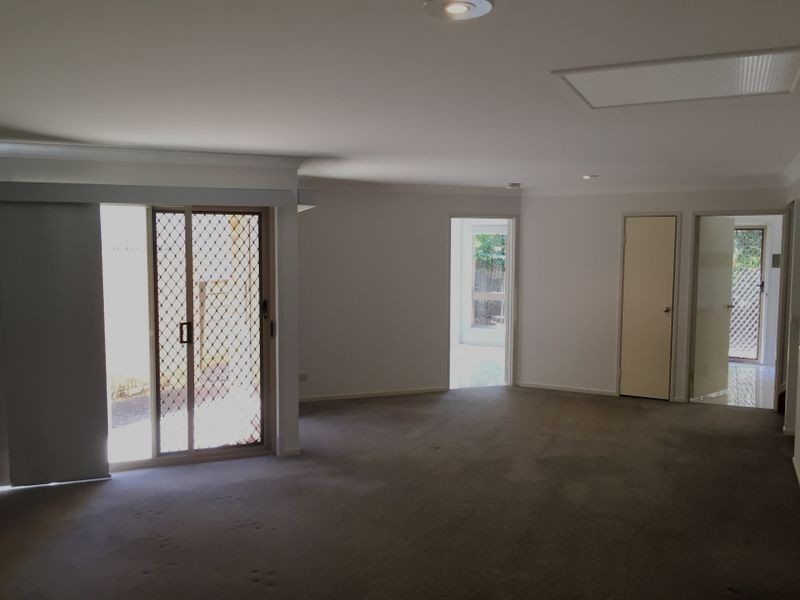 105 Sunset Road, Kenmore QLD 4069