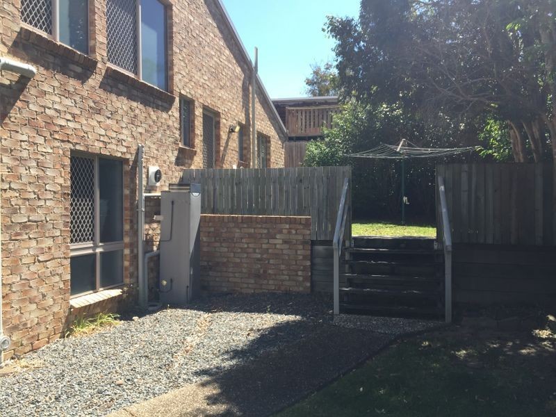 105 Sunset Road, Kenmore QLD 4069