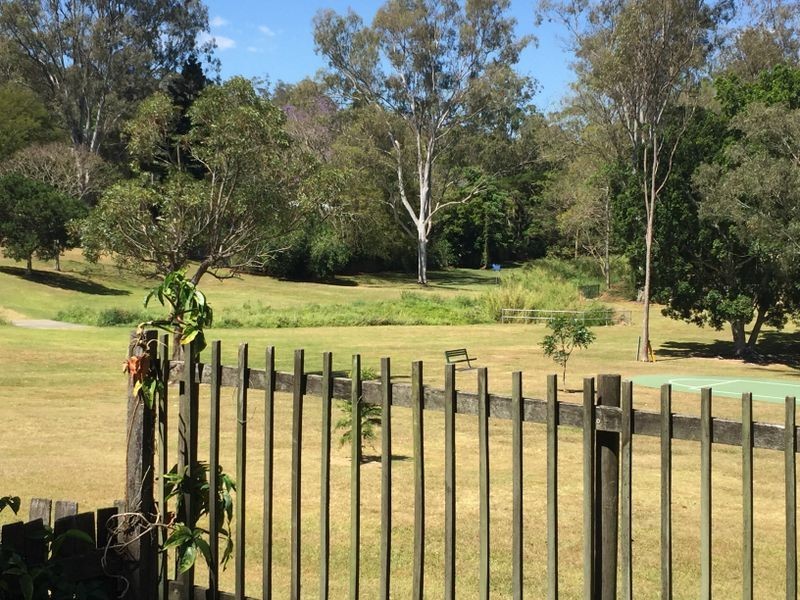 105 Sunset Road, Kenmore QLD 4069