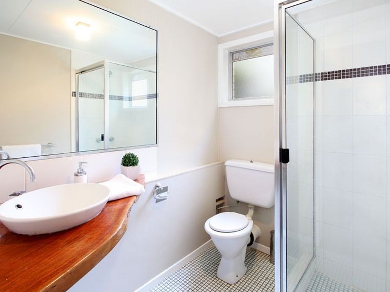 11 Dumbarton Drive, Kenmore QLD 4069