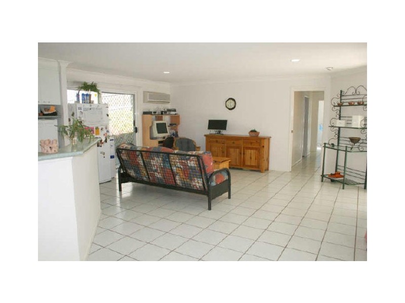 8 Kay Close, Kenmore Hills QLD 4069