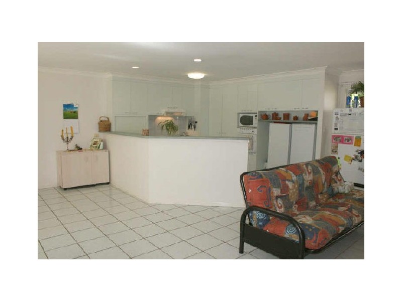 8 Kay Close, Kenmore Hills QLD 4069