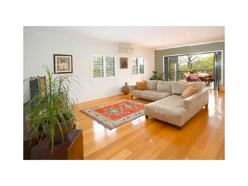 25 Burns Parade, Chapel Hill QLD 4069