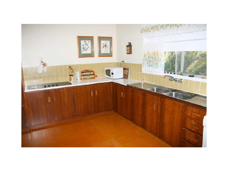 7 Gilruth Road, Kenmore QLD 4069