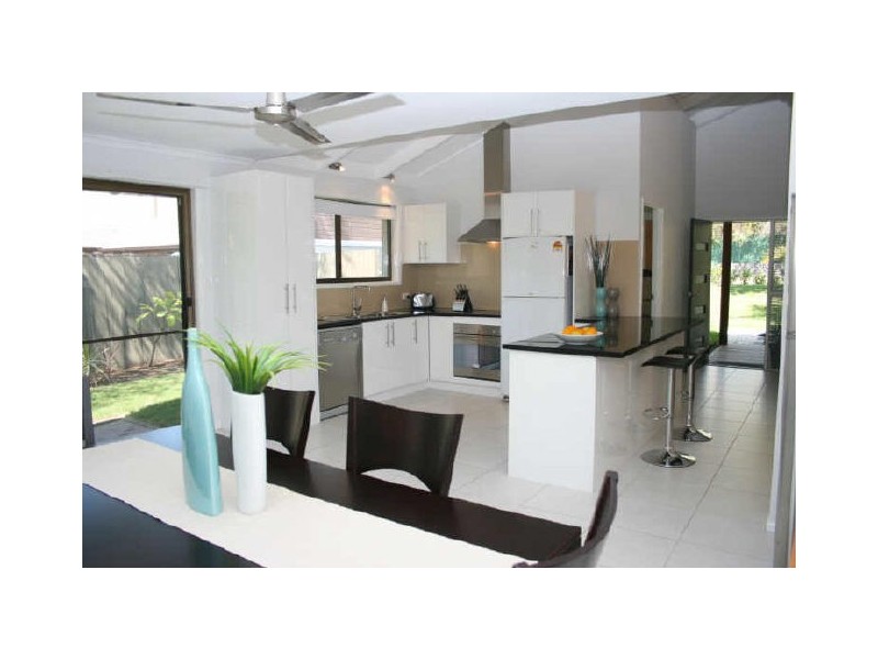 10 Diamantina Street, Chapel Hill QLD 4069