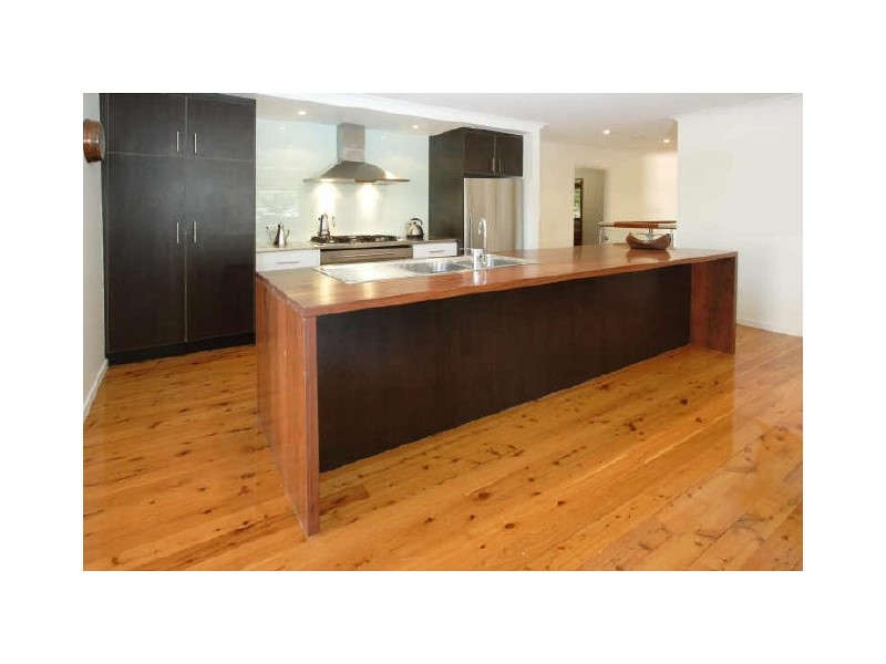 48 Tucker Street, Chapel Hill QLD 4069