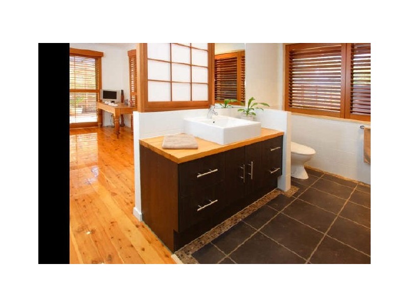 48 Tucker Street, Chapel Hill QLD 4069