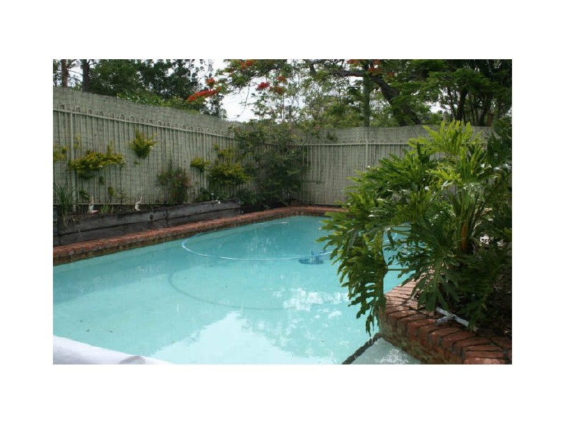 77 Sunset Road, Kenmore QLD 4069