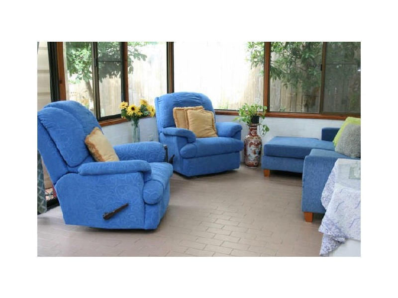 77 Sunset Road, Kenmore QLD 4069