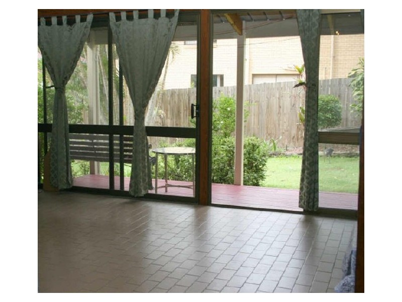 77 Sunset Road, Kenmore QLD 4069