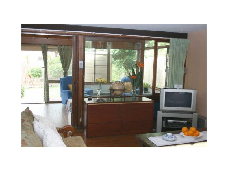 77 Sunset Road, Kenmore QLD 4069