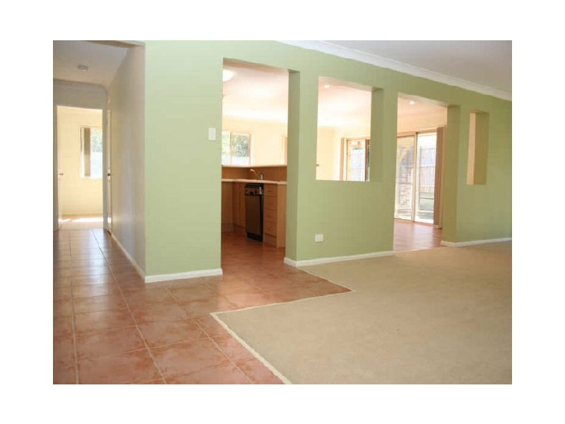42 Yaggera Pl, Bellbowrie QLD 4070
