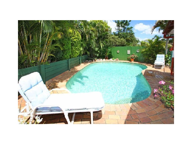 76 Gem Road, Kenmore QLD 4069