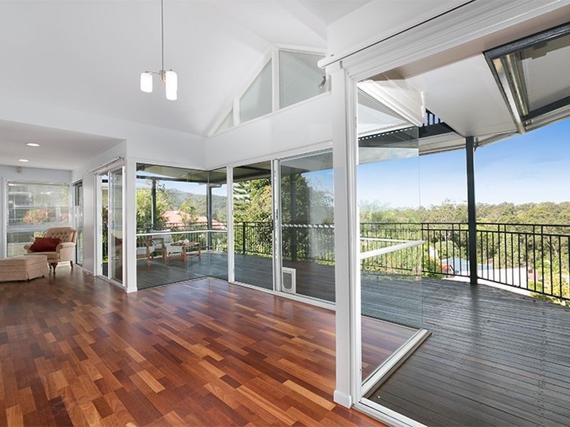 27 Hakea Crescent, Chapel Hill QLD 4069