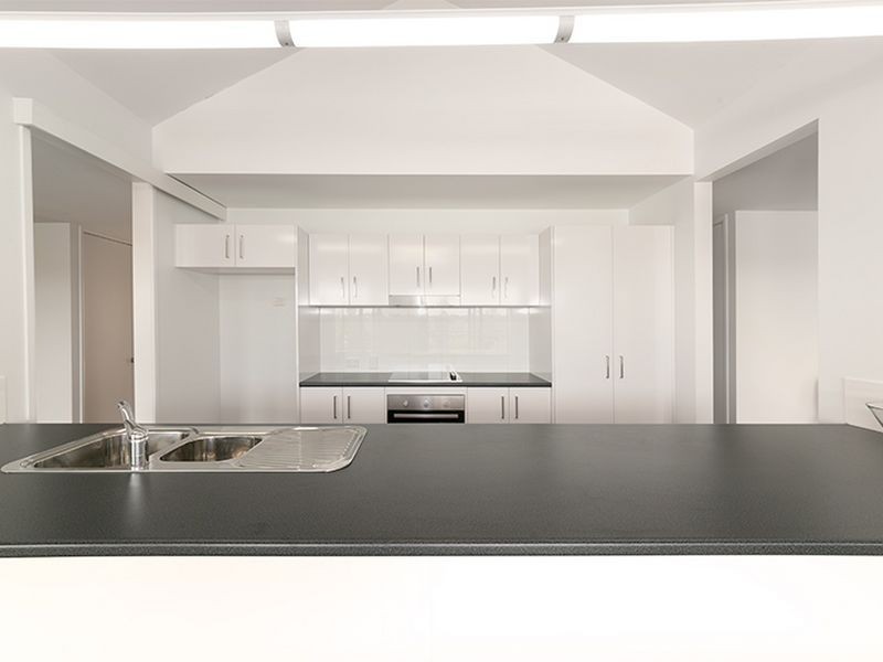 27 Hakea Crescent, Chapel Hill QLD 4069