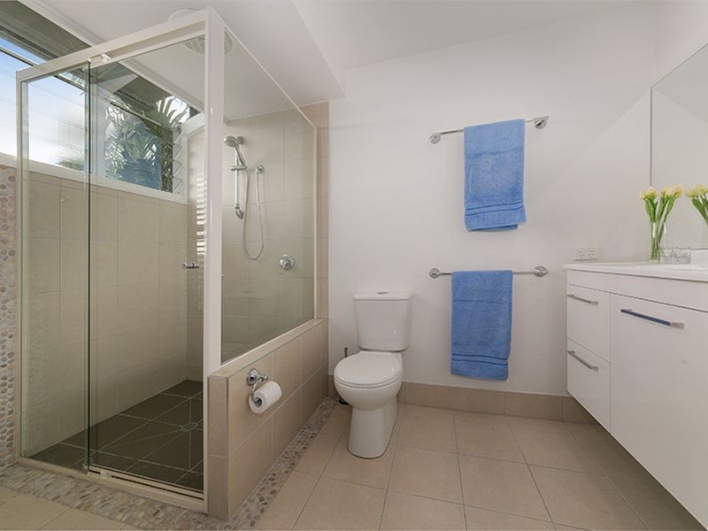 27 Hakea Crescent, Chapel Hill QLD 4069