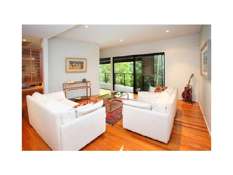 37 Maculata Dr, Chapel Hill QLD 4069