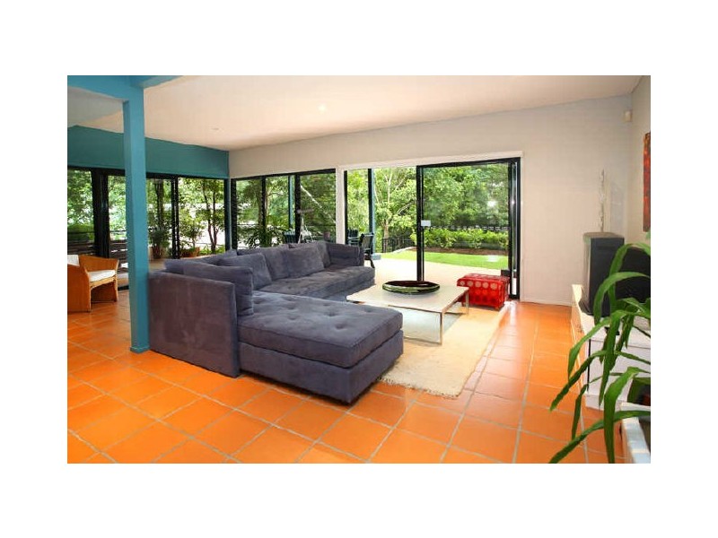 37 Maculata Dr, Chapel Hill QLD 4069