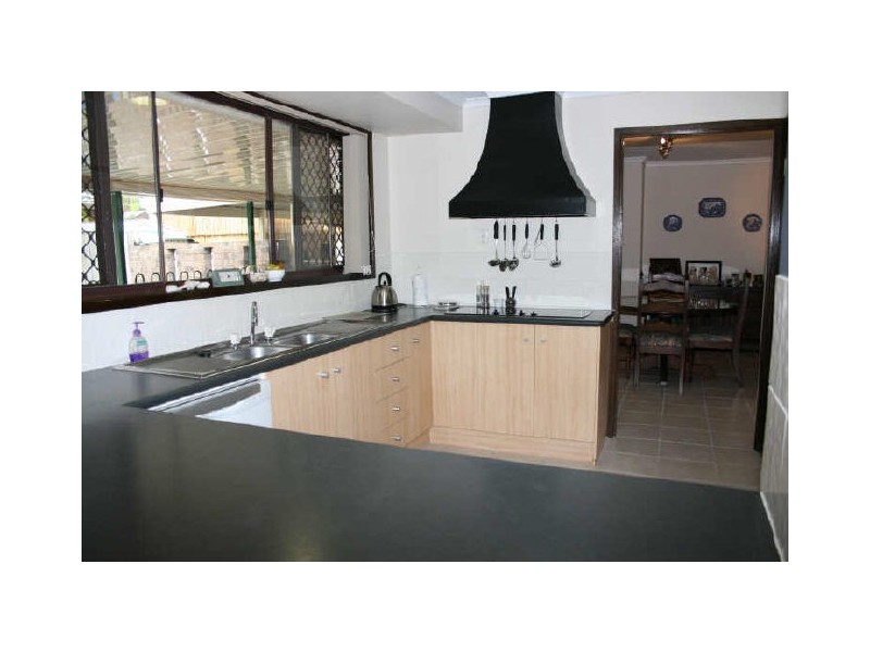 28 Ironbark Road, Chapel Hill QLD 4069