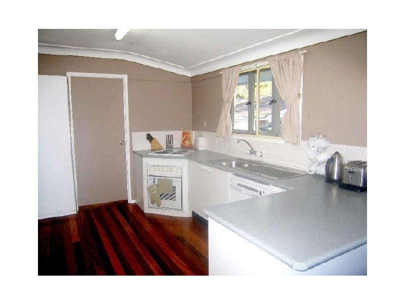 32 Norm Street, Kenmore QLD 4069