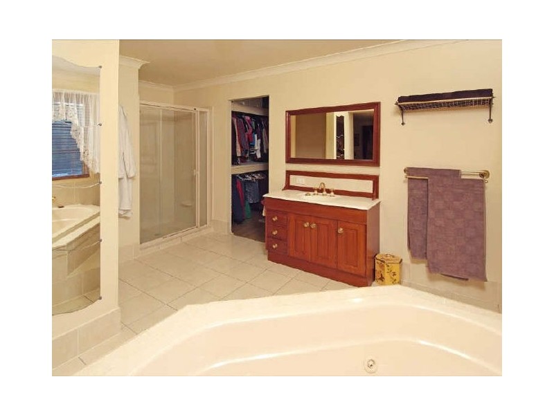 127 Bullock Dray Drive, Mount Crosby QLD 4306