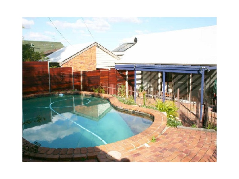 28 Struan Street, Chapel Hill QLD 4069