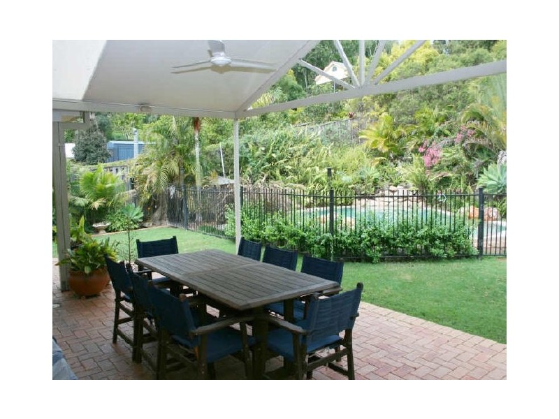 16 Palm Street, Kenmore QLD 4069