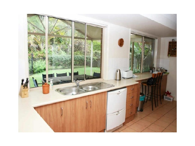 16 Palm Street, Kenmore QLD 4069