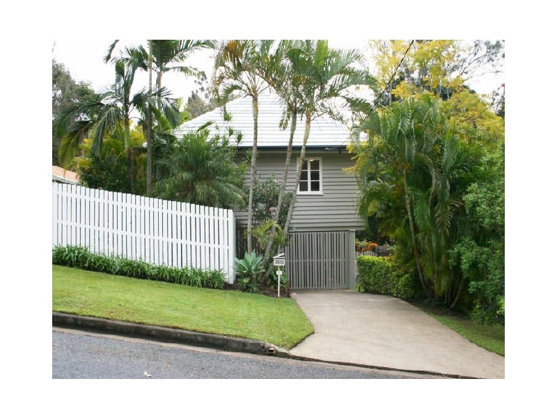 3 Ootana Street, Chapel Hill QLD 4069