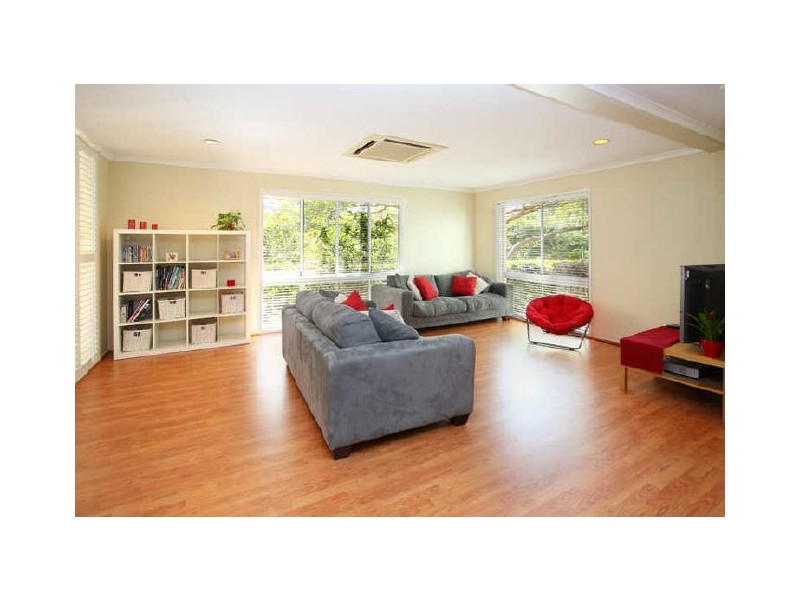 5 Hoana Place, Kenmore QLD 4069