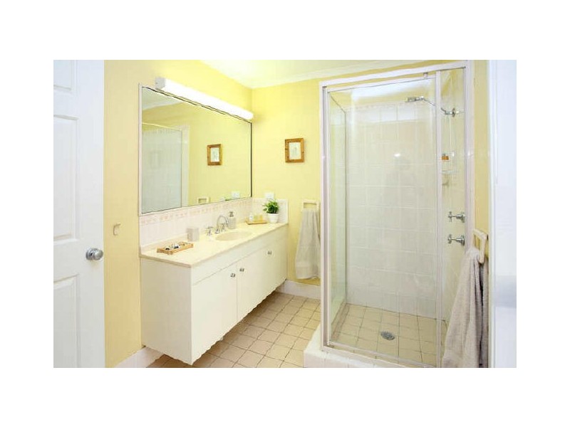 5 Hoana Place, Kenmore QLD 4069