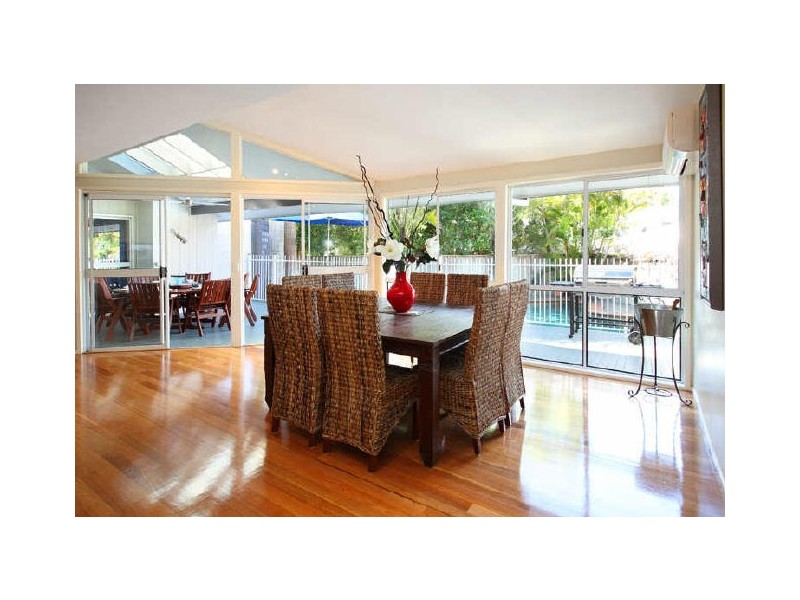 11 Moonah Street, Chapel Hill QLD 4069