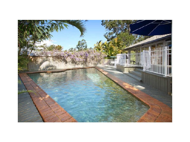 11 Moonah Street, Chapel Hill QLD 4069