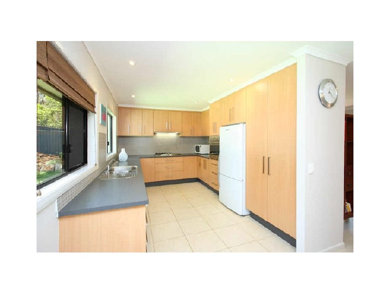 6 Dusk Street, Kenmore QLD 4069