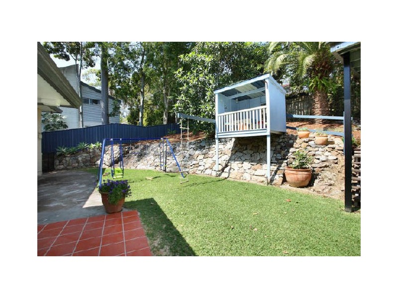 6 Dusk Street, Kenmore QLD 4069