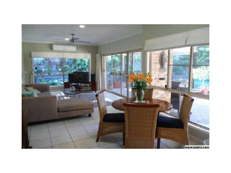 9 Taralye Place, Chapel Hill QLD 4069