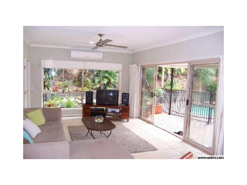 9 Taralye Place, Chapel Hill QLD 4069