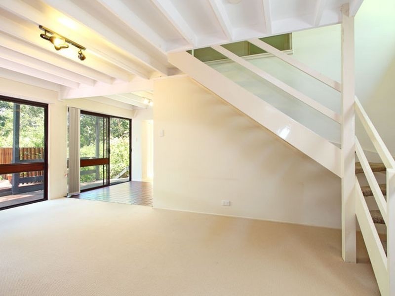 12 Stonehenge Street, Chapel Hill QLD 4069